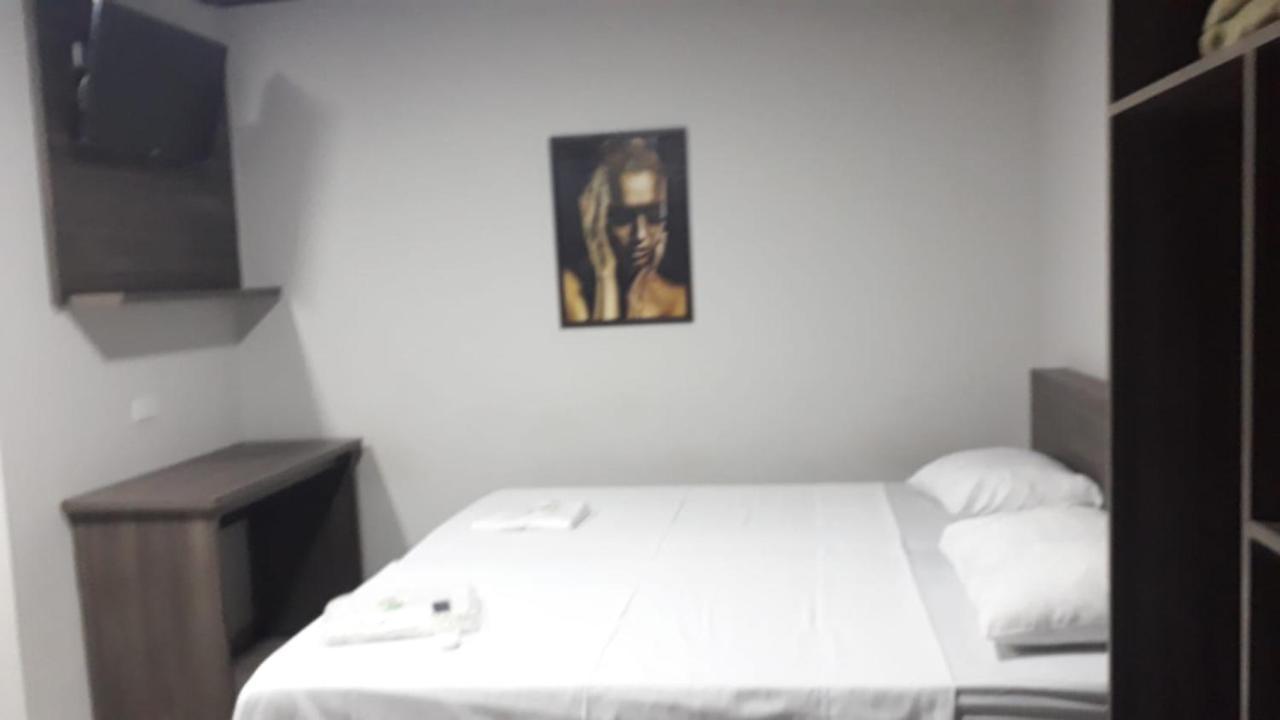 Hotel Rof Telemaco Borba Екстер'єр фото