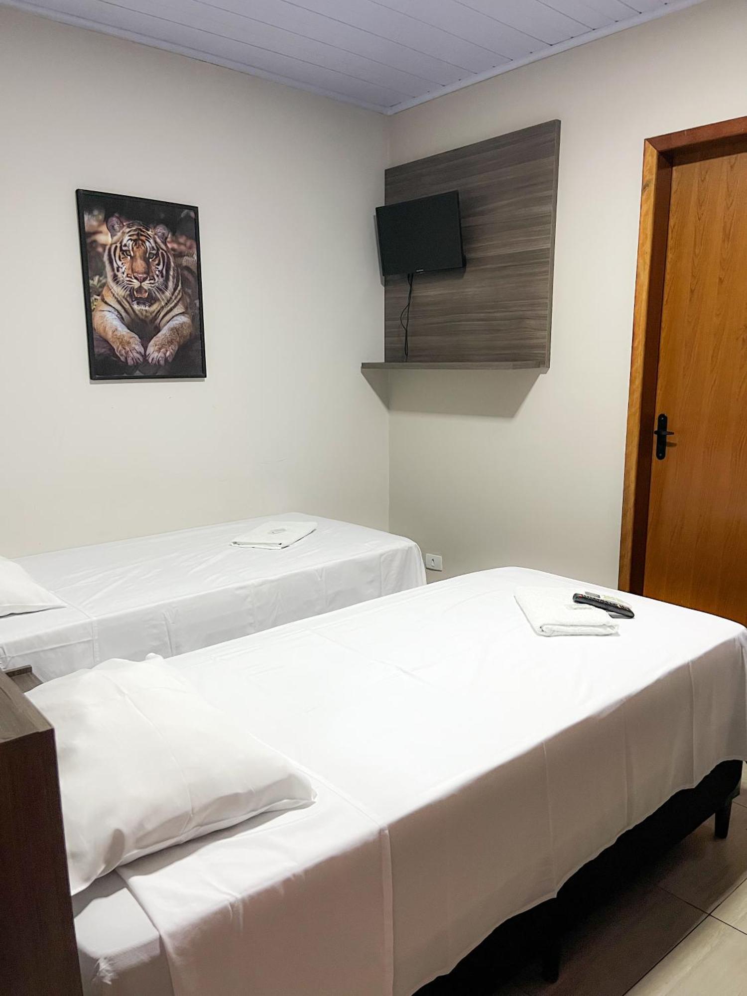 Hotel Rof Telemaco Borba Екстер'єр фото